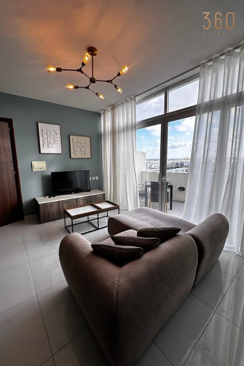 Bed, Living room, Photo of the whole room, Seating area, Dining area, Bedroom