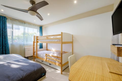 Property building, Living room, Bedroom