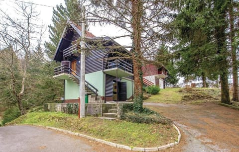 Property building, Natural landscape, Garden view