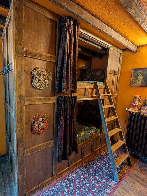 bunk bed