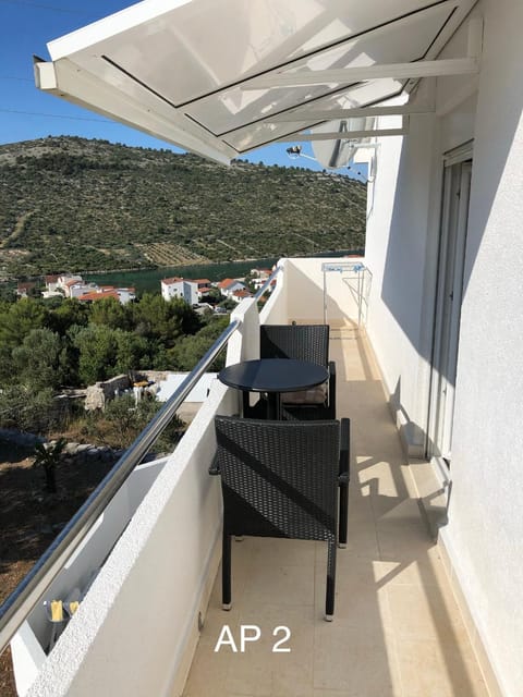 View (from property/room), Balcony/Terrace