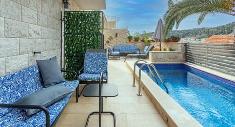 Balcony/Terrace, Swimming pool