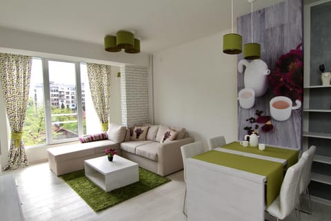 Day, Living room, Seating area