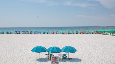 Inlet Reef 607 - Beach Front and Spacious with Free Beach Service House in Destin