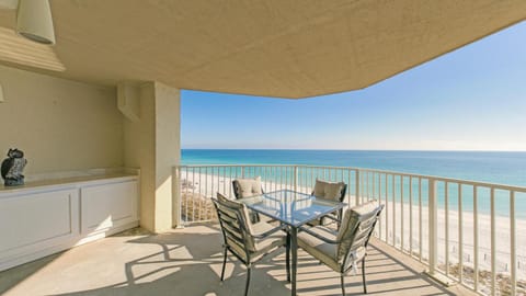 Inlet Reef 607 - Beach Front and Spacious with Free Beach Service House in Destin