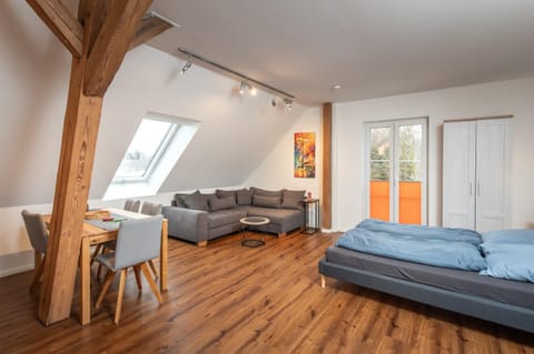 Bed, Living room, Dining area, Bedroom