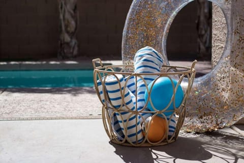 The Tranquil Retreat Heated Pool HotTub Sauna BBQ Villa in Casa Grande