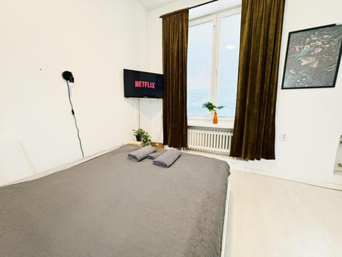 TV and multimedia, Living room, Bedroom, internet
