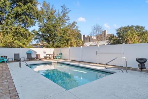 Sea Shells & Cocktails House in Garden City