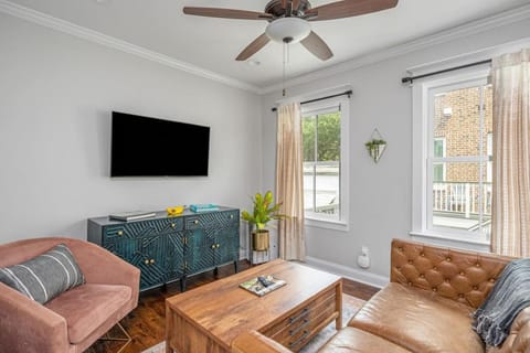 TV and multimedia, Living room, Seating area, Evening entertainment, fireplace