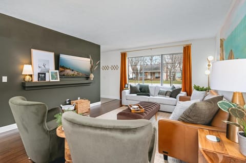 Communal lounge/ TV room, TV and multimedia, Living room