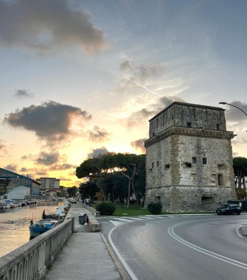 La brezza viareggina a 500 mt dal mare, dal carnevale e dagli stabilimenti balneari Apartment in Viareggio