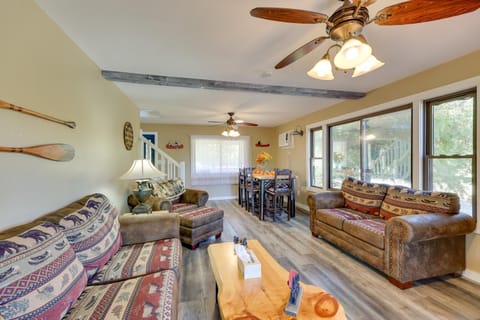 Riverfront Arkansas Abode - Furnished Deck and Grill House in Arkansas