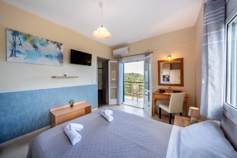 TV and multimedia, Photo of the whole room, Bedroom, Breakfast, air conditioner