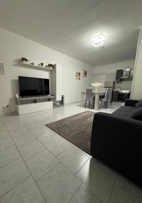 TV and multimedia, Kitchen or kitchenette, Living room, Seating area
