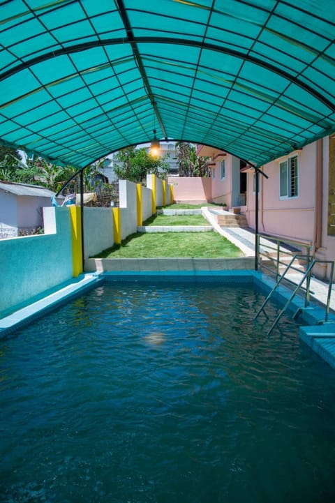 Pool view, Swimming pool