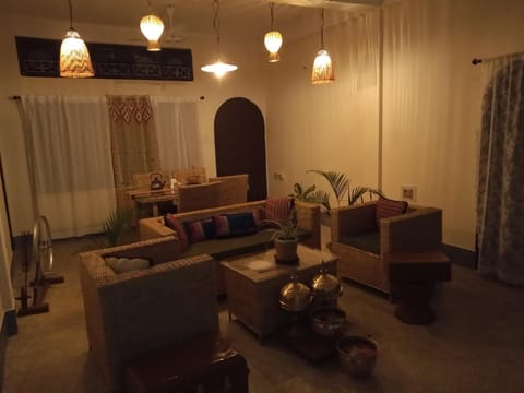 Living room, Seating area