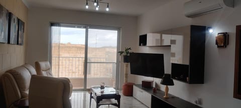 TV and multimedia, Living room, Seating area, Evening entertainment, air conditioner