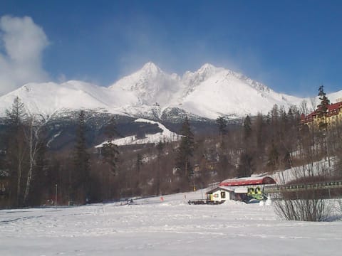 Activities, Ski School, Skiing, Hiking, Cycling