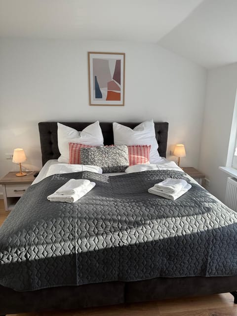 Bed, Bedroom, bunk bed