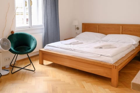 Bed, Bedroom, air conditioner