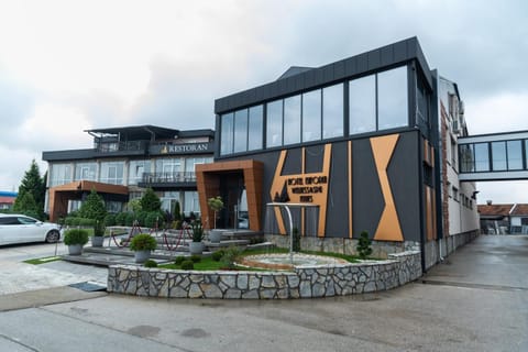 Property building, Facade/entrance, Property logo or sign