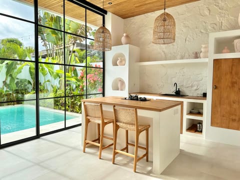 Patio, Kitchen or kitchenette, Dining area, Pool view, Swimming pool