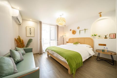 Bed, Photo of the whole room, Bedroom