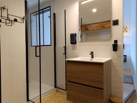 Loft des Voyageurs - Parking Inclus Apartment in Manosque