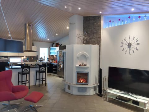TV and multimedia, Living room, Seating area, flat iron