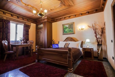 Bed, Seating area, Bedroom