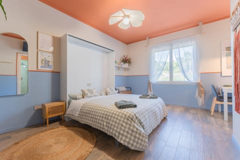 Bed, Photo of the whole room
