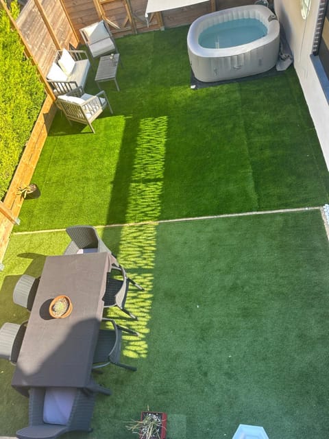 Patio, Garden, Hot Tub