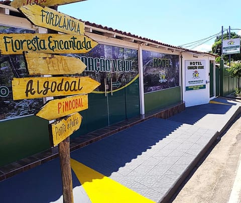 Facade/entrance