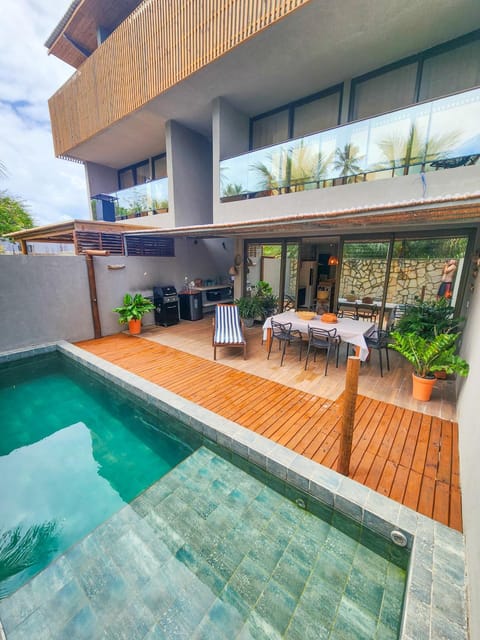 Property building, Pool view, Swimming pool, sunbed