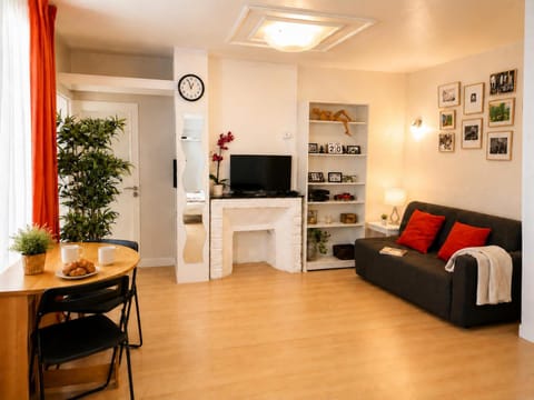 Communal lounge/ TV room, internet