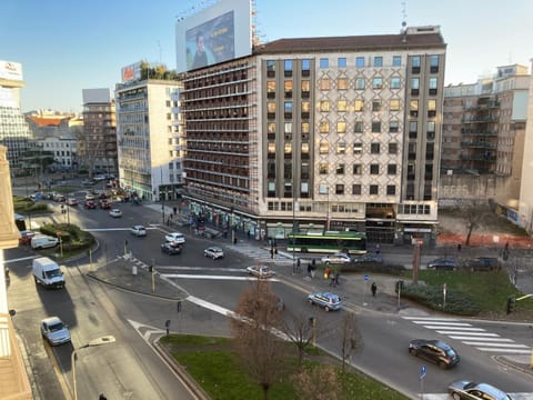 Property building, Neighbourhood