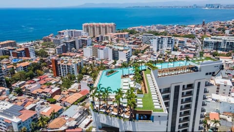 Property building, Neighbourhood, Pool view, Sea view