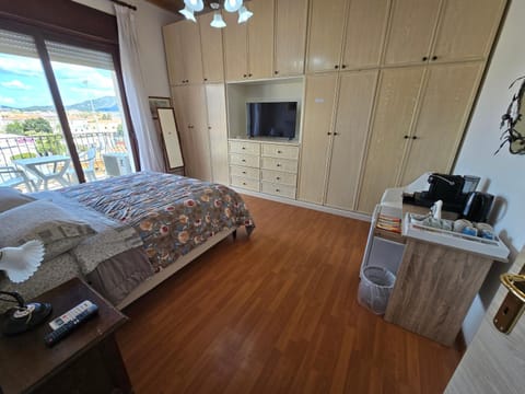 Sa Cannacca-Guest House Bed and Breakfast in Olbia