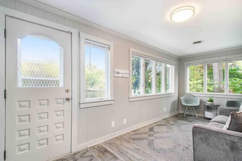 Arrowhead Riverfront Kayaks/Patio 30 Min to ND! Villa in Indiana