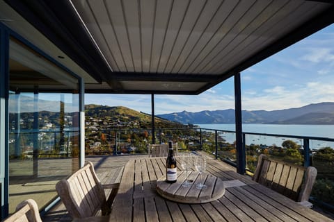 Natural landscape, Balcony/Terrace, Seating area, Dining area, Sea view