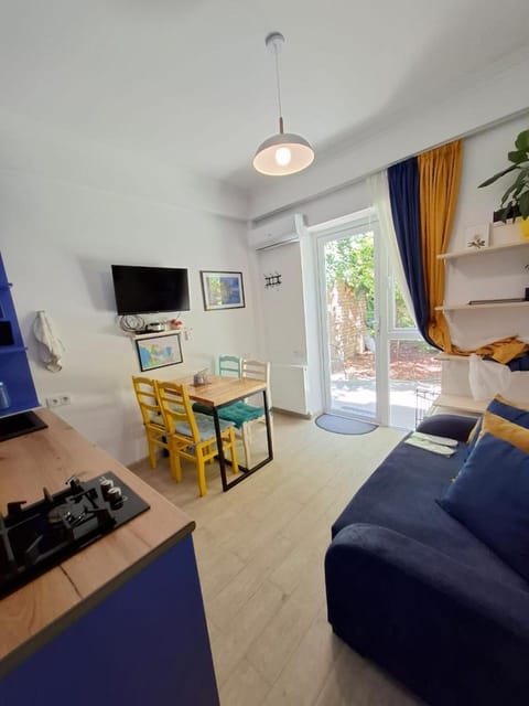 Communal lounge/ TV room, Bed, TV and multimedia, Kitchen or kitchenette, Living room, Seating area, Dining area