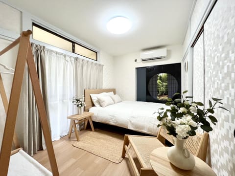 Bed, Bedroom