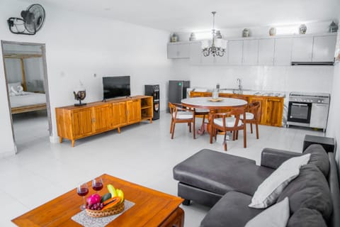TV and multimedia, Kitchen or kitchenette, Seating area, Dining area, pet friendly, stove