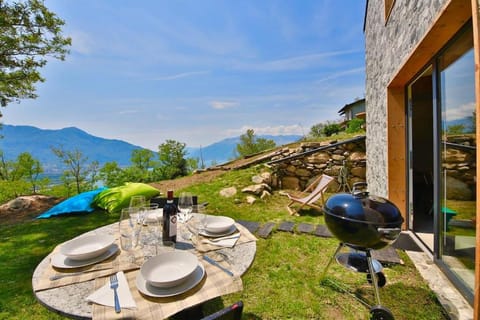 BBQ facilities, Garden, Dining area