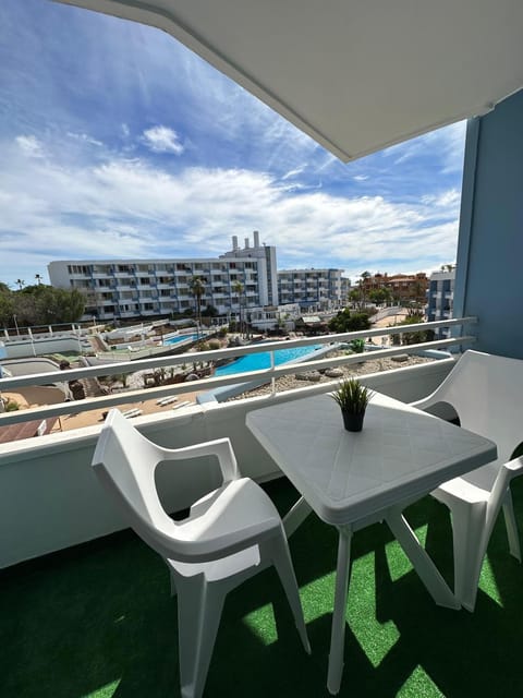 Balcony/Terrace, Swimming pool