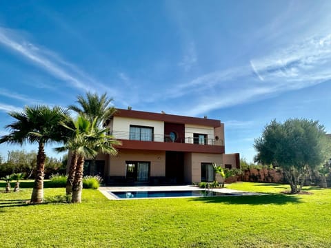 Property building, Pool view