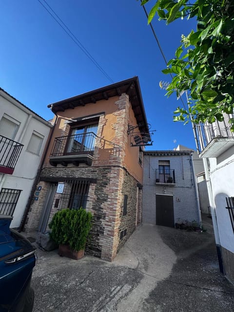 Property building, Neighbourhood