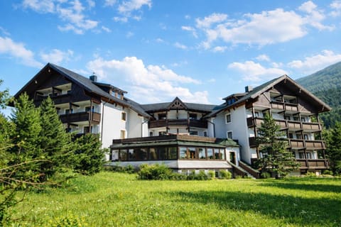 Property building, Spring, Day, Natural landscape, Mountain view