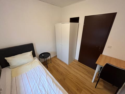 Bed, Bedroom, wardrobe